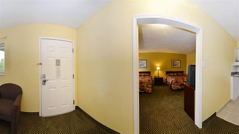 Suburban Studios Charlotte-Ballantyne Exterior photo