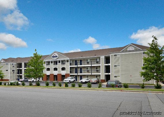 Suburban Studios Charlotte-Ballantyne Exterior photo