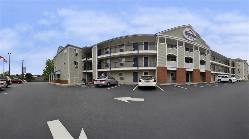 Suburban Studios Charlotte-Ballantyne Exterior photo